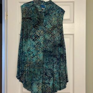 PRICE DROP!  Ladies button long tunic top. Size L